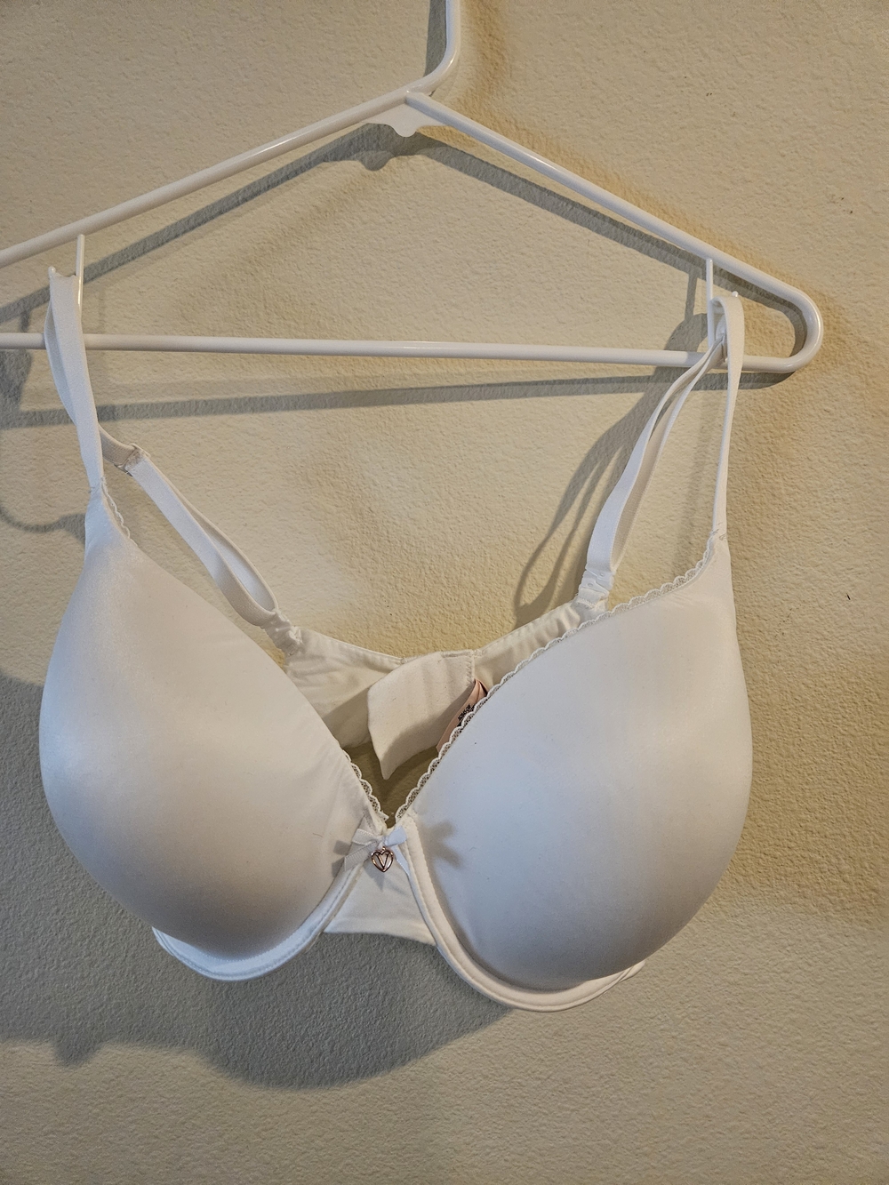 Victoria's Secret White Padded Underwire T-Shirt Bra